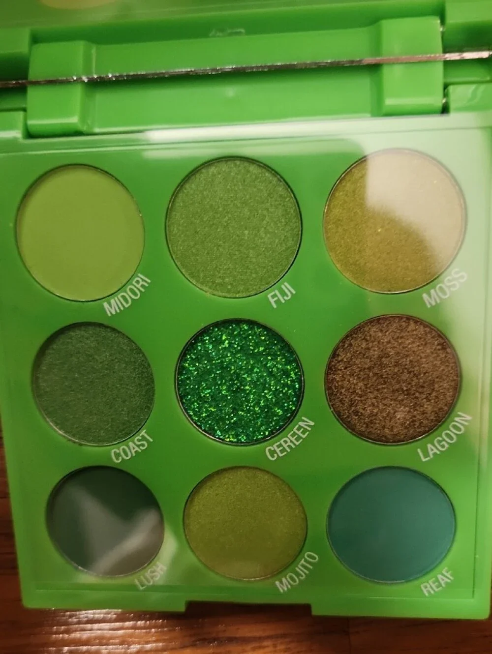 City Color Paradise Love Eyeshadow Palette - Green